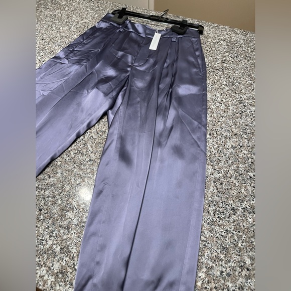 Vince Pleat Front Shiny Pant in purple——Size 6–NWT - Picture 4 of 14